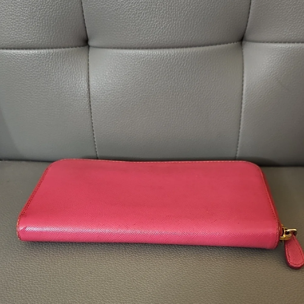 💖 Prada Pink Zippered Wallet 💖 - Picture 5 of 7